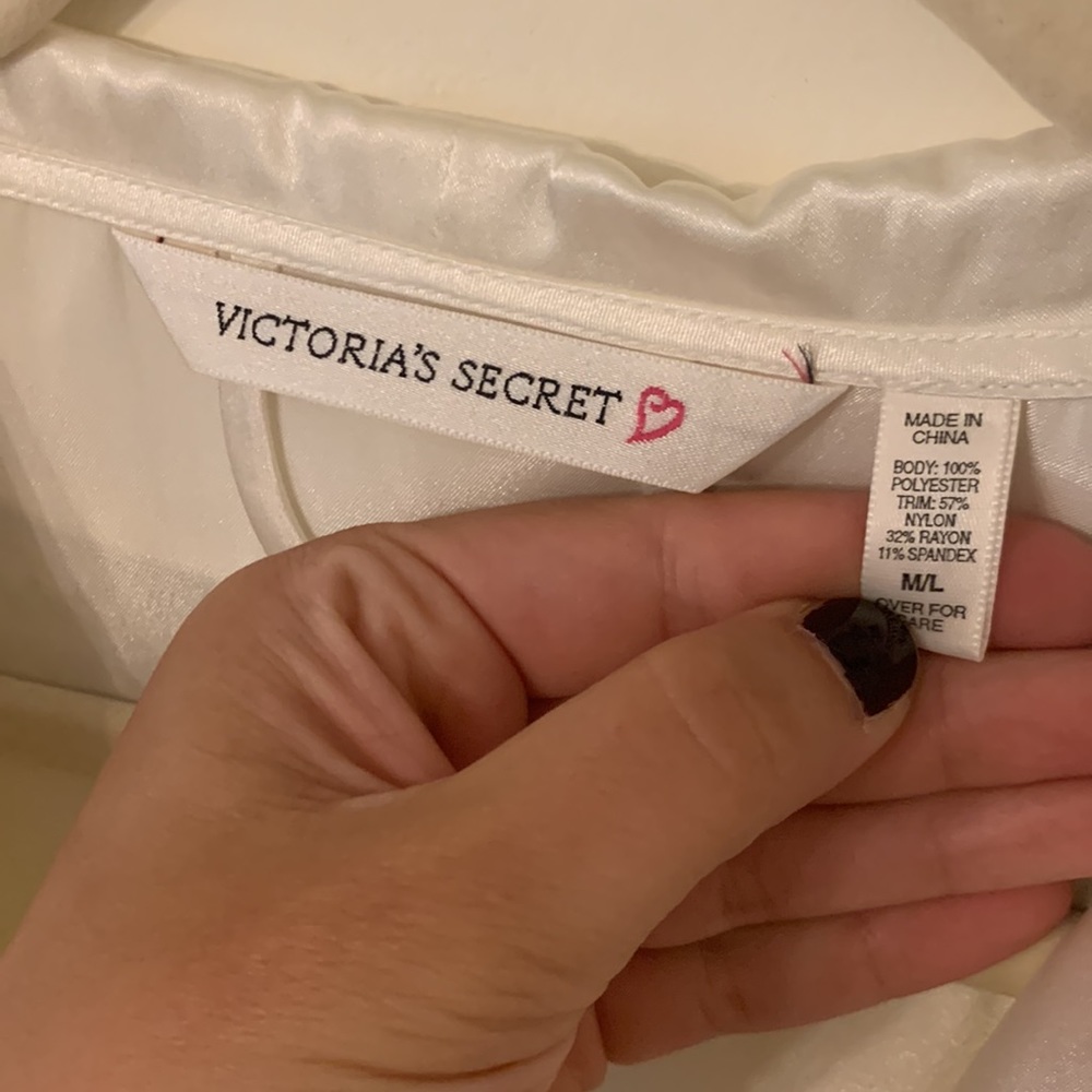 Victoria Secret White Robe w/ Lace - Picture 4 of 5
